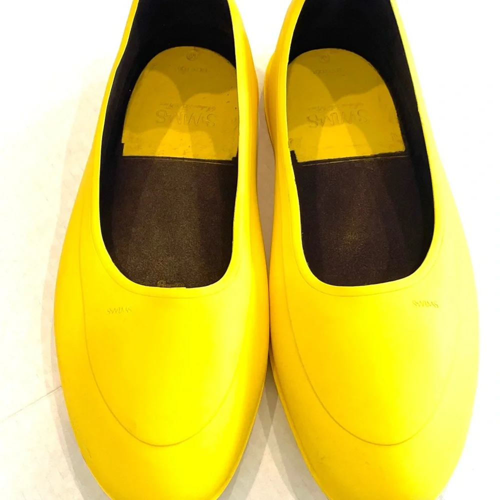 SWIMS Luxury Water Shoes Yellow 10-11 Medium